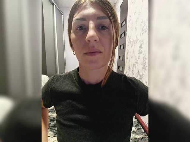 Live sex webcam photo for HOT-WOMAN #290009418