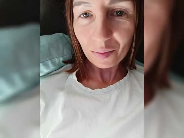 Live sex webcam photo for HOT-WOMAN #290040990