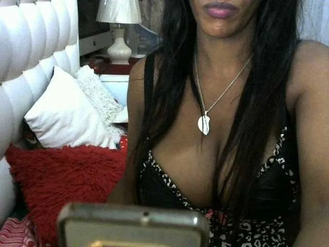 Live sex webcam photo for HOTLILLIE #277492373