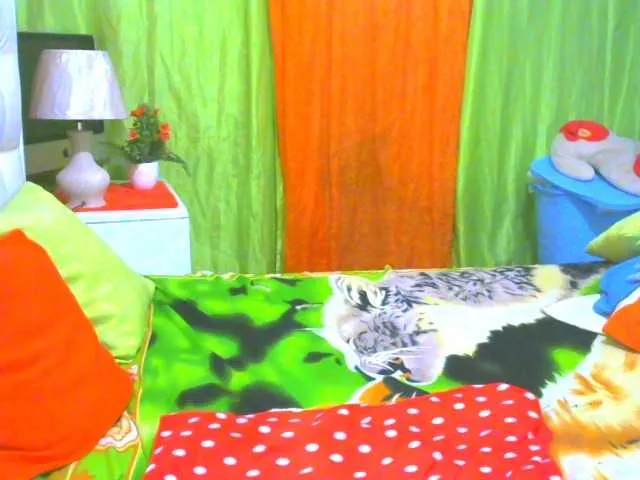 Live sex webcam photo for HOTLILLIE #290295307