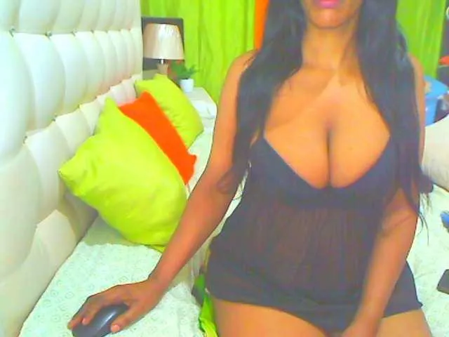Live sex webcam photo for HOTLILLIE #290683463