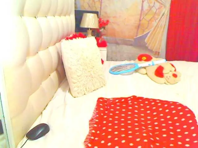 Live sex webcam photo for HOTLILLIE #291043392
