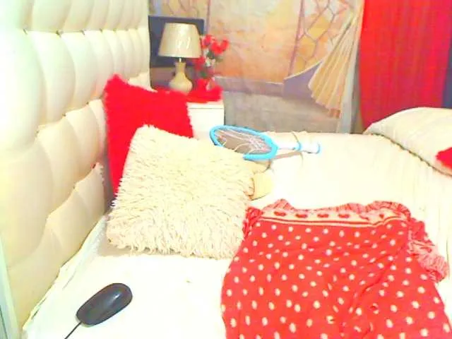 Live sex webcam photo for HOTLILLIE #291085059