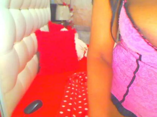 Live sex webcam photo for HOTLILLIE #291497708