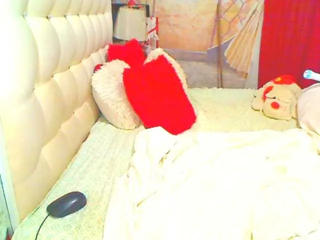 Live sex webcam photo for HOTLILLIE #291659103