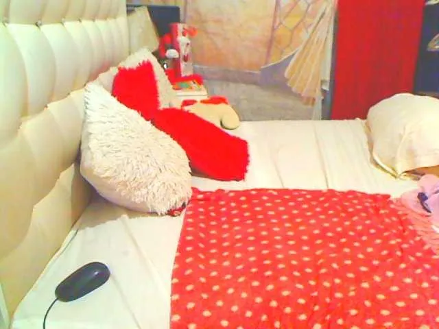 Live sex webcam photo for HOTLILLIE #291830507