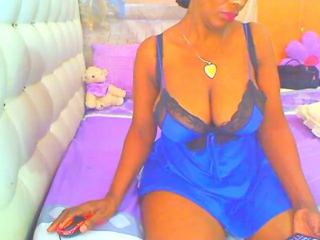 Live sex webcam photo for HOTLILLIE #294171224