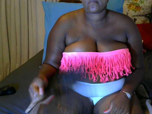 Live sex webcam photo for HOTNIPPLESSXX #272780383