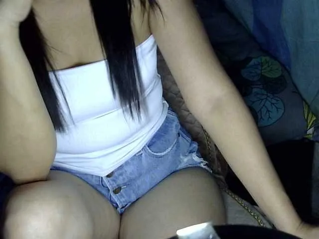 Live sex webcam photo for HOTTIEMEE #290943762