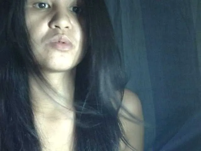 Live sex webcam photo for HOTTIEMEE #291467984