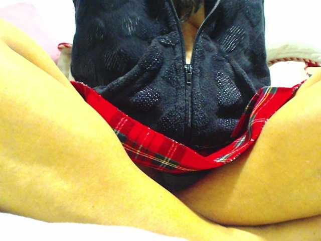 Live sex webcam photo for HOTTTSKIN #291087065