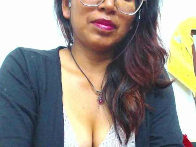 Live sex webcam photo for HOTTTSKIN #292056078