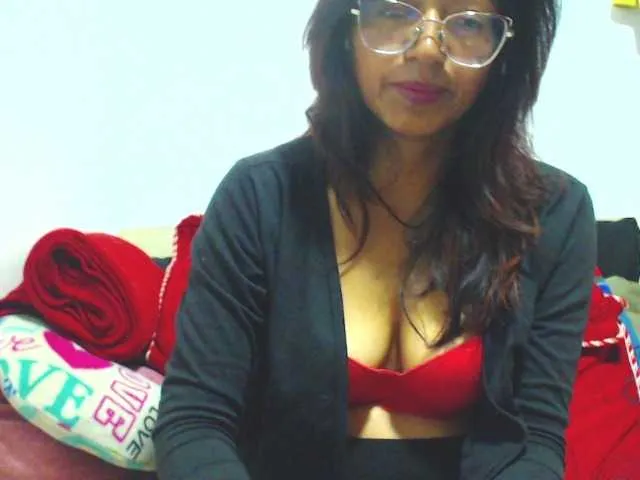 Live sex webcam photo for HOTTTSKIN #292077824