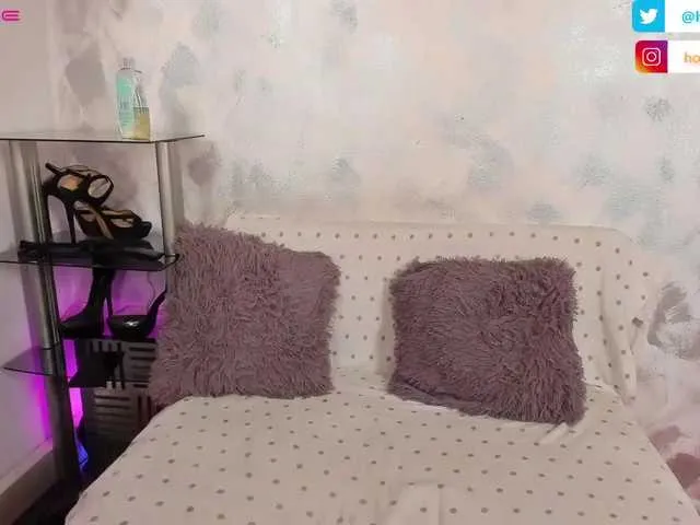 Live sex webcam photo for HOTbrunette69 #273847000
