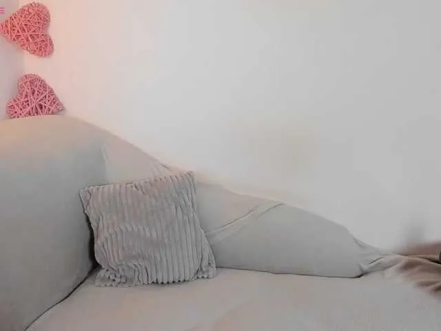 Live sex webcam photo for HOTbrunette69 #277683700