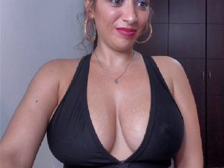 Live sex webcam photo for HUGETITS90XX #197216932