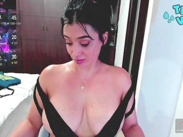 Live sex webcam photo for HUGETITS90XX #291666318