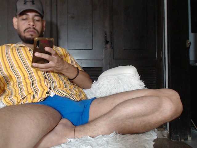 Live sex webcam photo for HUNT1814 #275631731