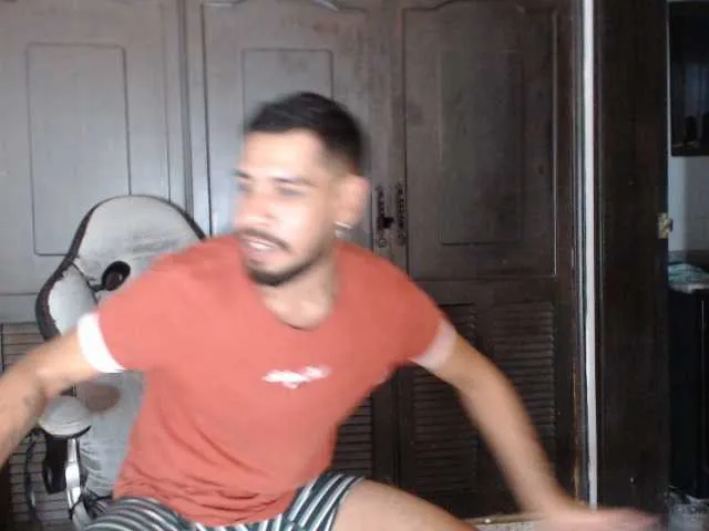 Live sex webcam photo for HUNT1814 #275675320