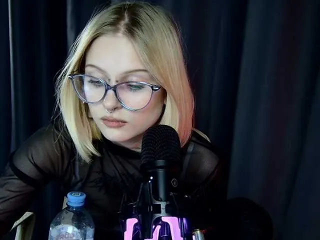 Live sex webcam photo for Haataki #276729162