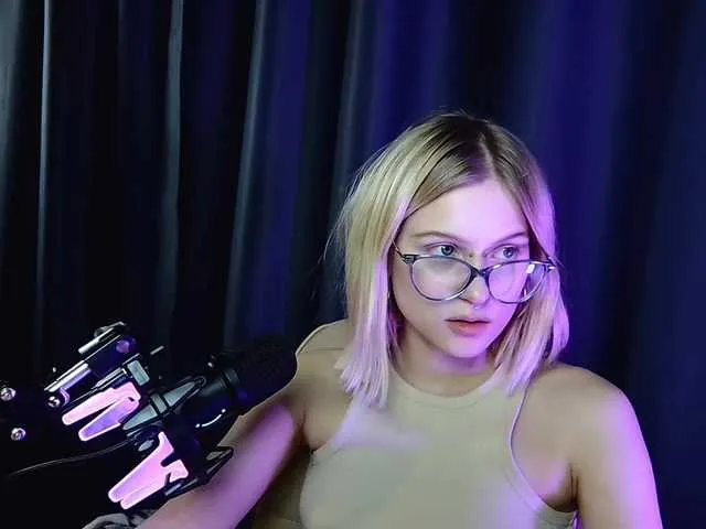 Live sex webcam photo for Haataki #276756385