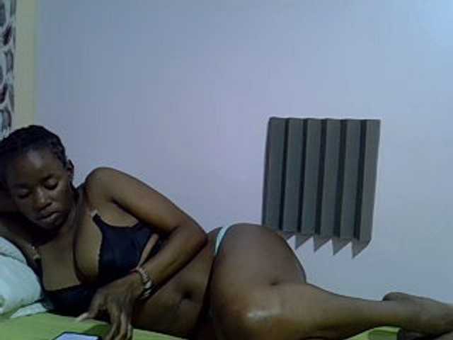 Live sex webcam photo for Hadassa29 #277230515