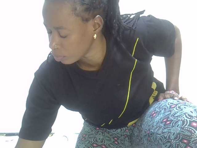 Live sex webcam photo for Hadassa29 #290274447