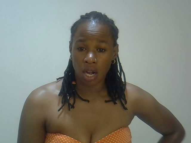 Live sex webcam photo for Hadassa29 #290313793