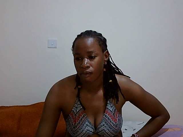 Live sex webcam photo for Hadassa29 #290346366