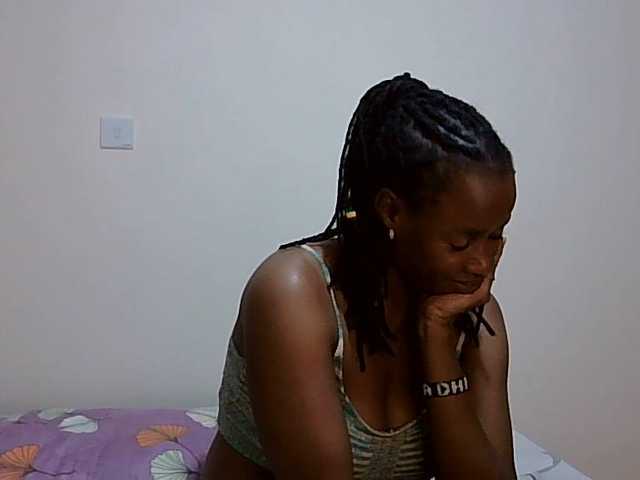 Live sex webcam photo for Hadassa29 #290368922