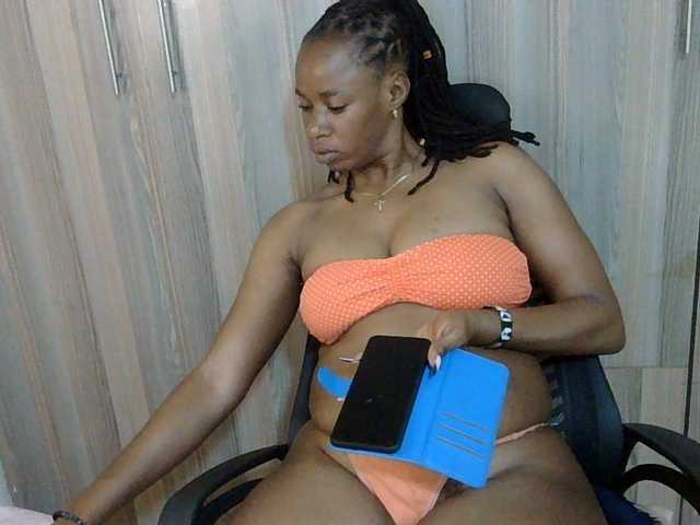 Live sex webcam photo for Hadassa29 #290913136