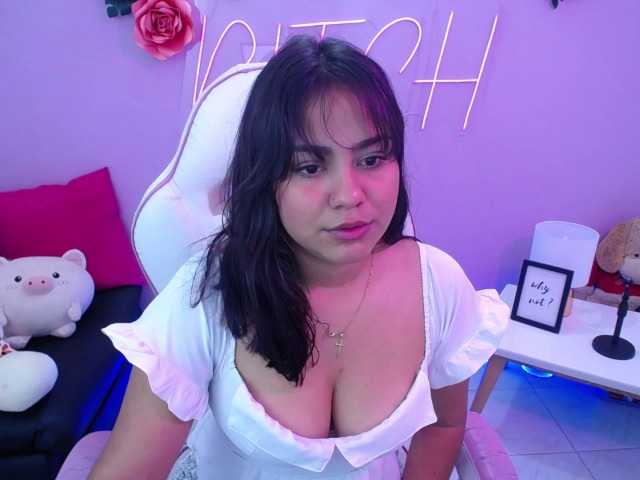 Live sex webcam photo for Hailey-05 #273254140