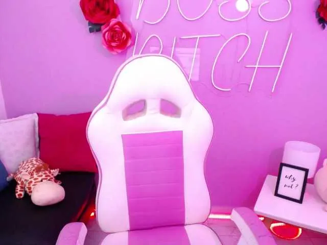 Live sex webcam photo for Hailey-05 #273358061