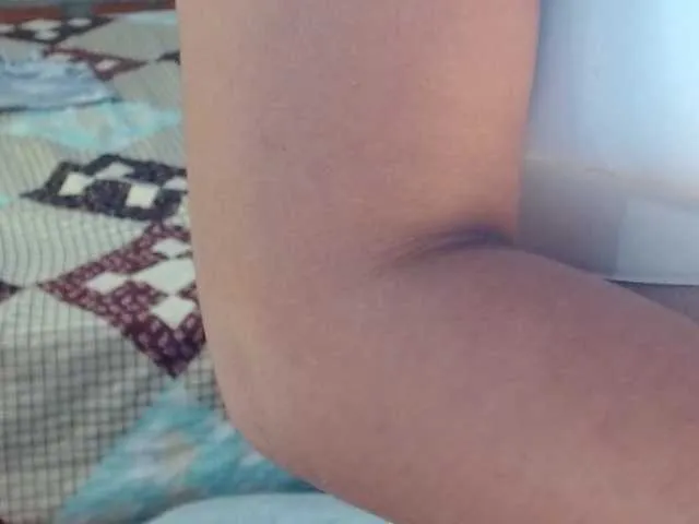 Live sex webcam photo for HaileyBrown69 #291113350