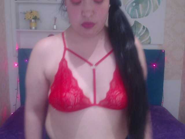 Live sex webcam photo for HaileyPeachss #275999089