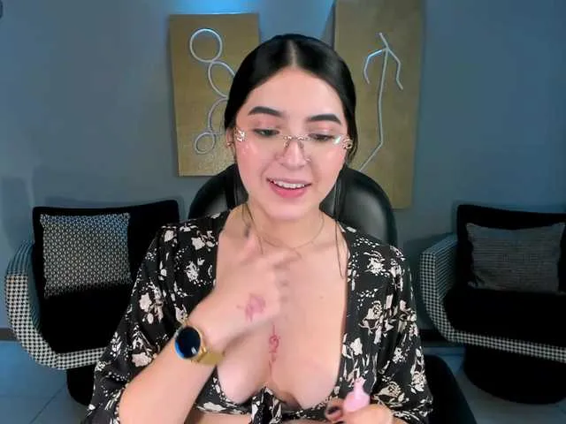 Live sex webcam photo for HaileyRoss #293678351