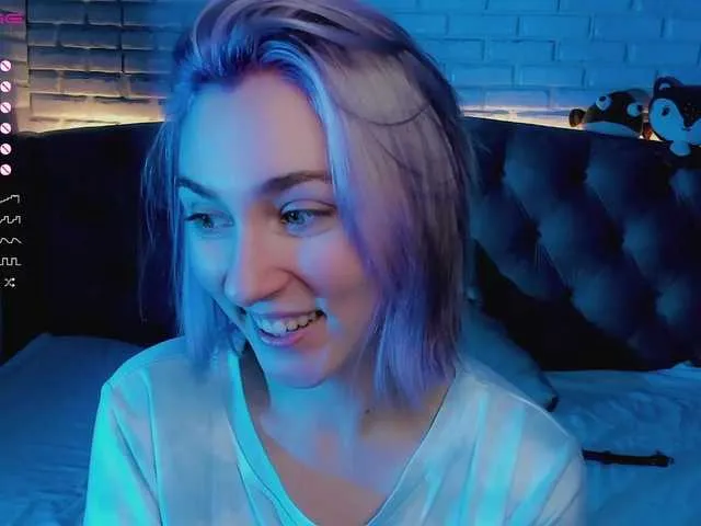 Live sex webcam photo for HaileyThrone #271690455