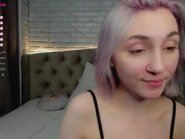 Live sex webcam photo for HaileyThrone #271704659