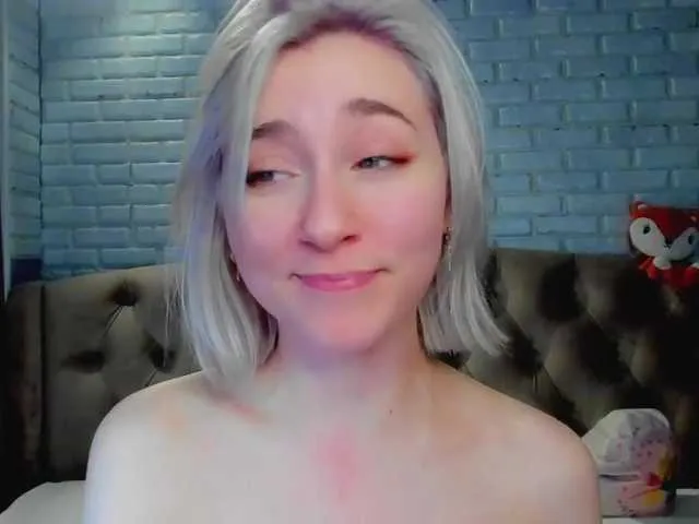 Live sex webcam photo for HaileyThrone #271788060