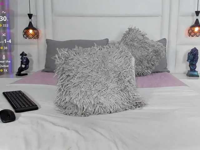 Live sex webcam photo for Haileylee #292373668