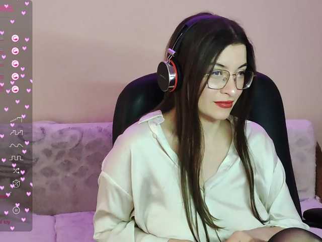 Live sex webcam photo for HailySue #277562018