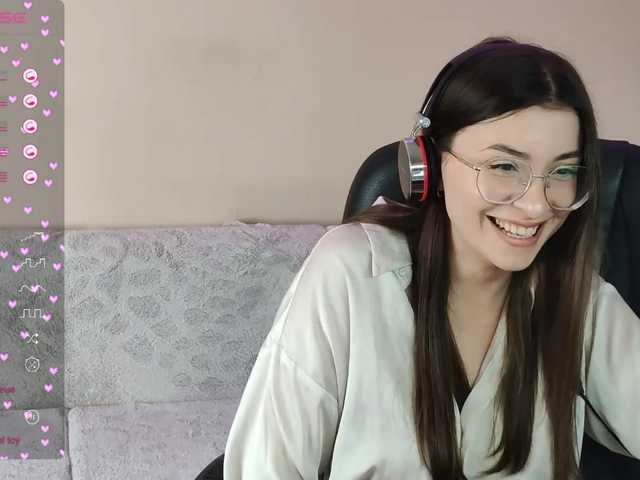 Live sex webcam photo for HailySue #277594770