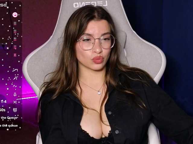 Live sex webcam photo for HailySue #290981523