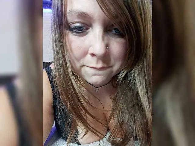 Live sex webcam photo for HairyCrotch #275877728