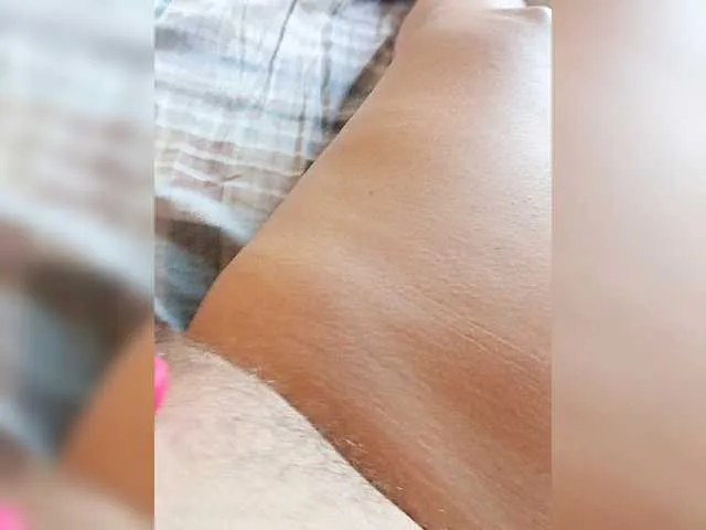 Live sex webcam photo for HairyCrotch #275937376