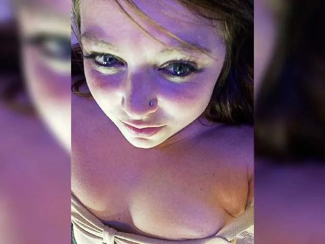 Live sex webcam photo for HairyCrotch #275960971