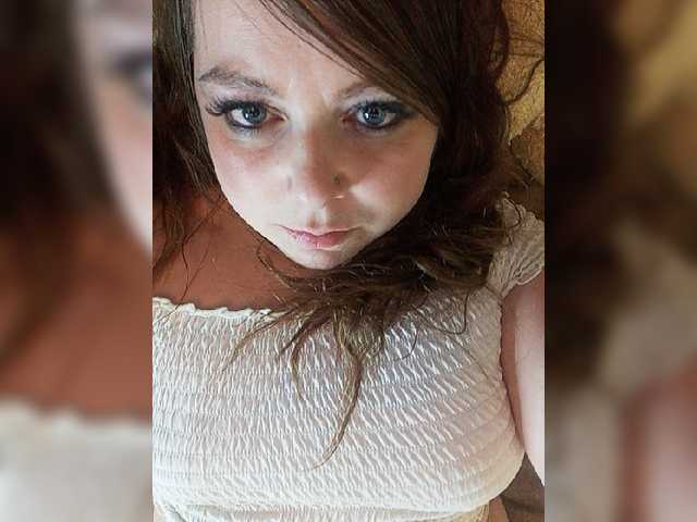 Live sex webcam photo for HairyCrotch #277518426