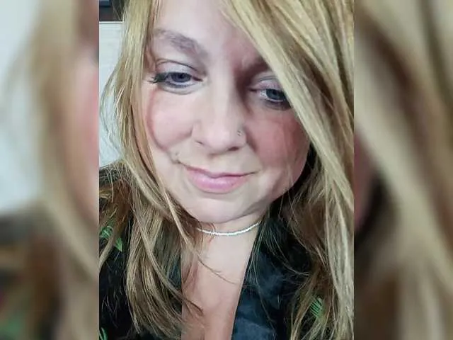 Live sex webcam photo for HairyCrotch #289323888