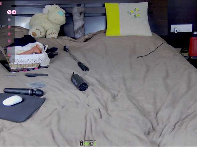 Live sex webcam photo for HairyCrotch #290329516