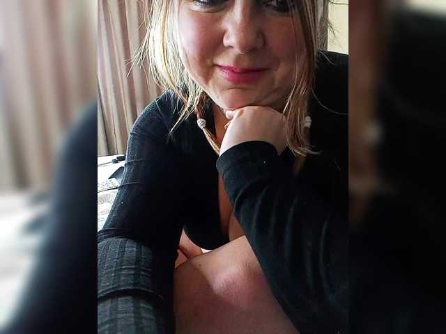 Live sex webcam photo for HairyCrotch #290559719